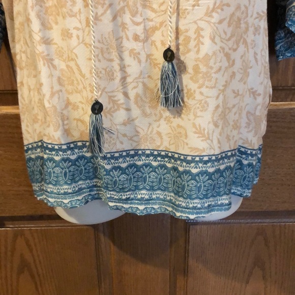 Democracy Cold Shoulder Teal/Tan Top, Sz M, NWOT - Picture 3 of 5